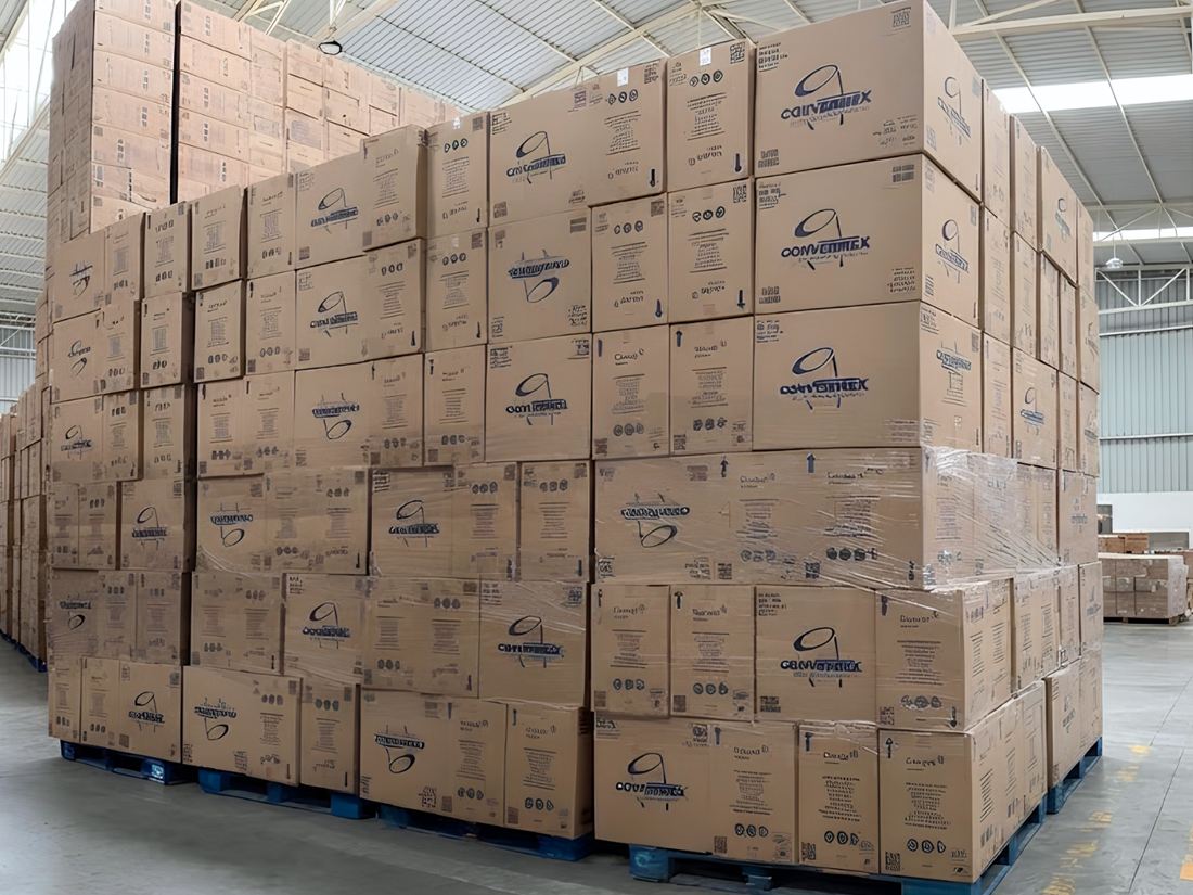 Tarimas de producto Convermex en el almacén del CEDIS